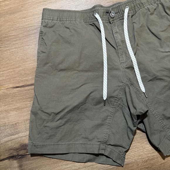 Vuori Shorts Mens XL  7" Green Dark Oregano Ripstop Hiking Outdoors Trail V370 - Picture 2 of 10